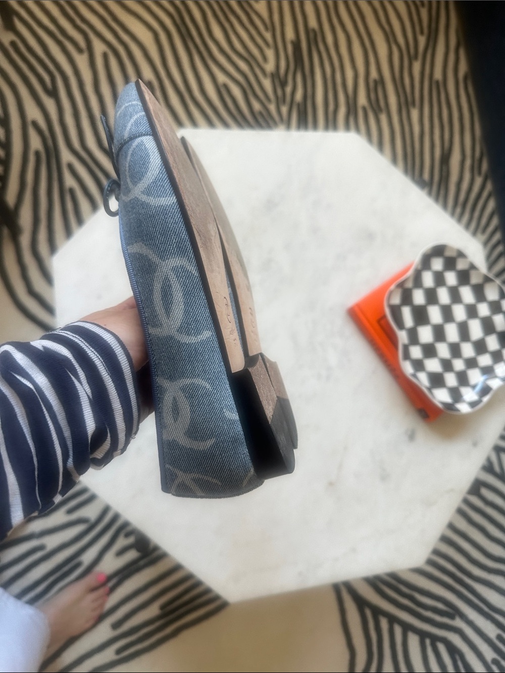 CHANEL Denim CC Logo Light Blue Ballet Flats - Picture 3 of 6